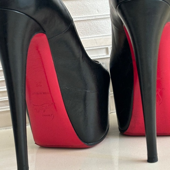 Daffodil Louboutin - Picture 2 of 8
